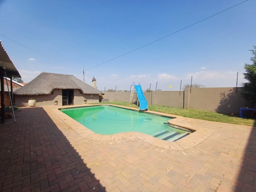 4 Bedroom Property for Sale in Doringkruin North West